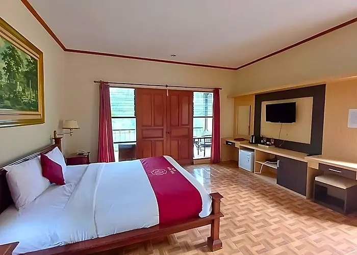 Puri Saron Madangan - Gianyar Hotel