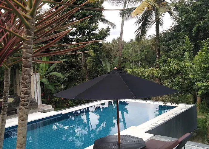 Puri Saron Madangan - Gianyar فندق